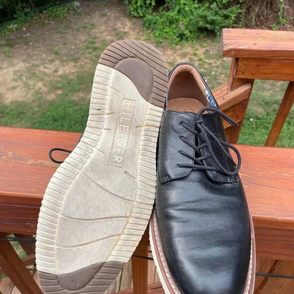 Tommy Hilfiger Men's 13 Black and Brown Oxfords Dress shoes